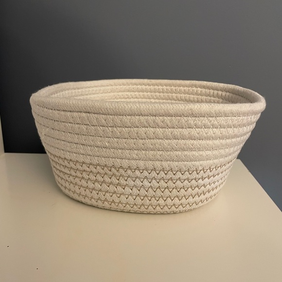 Coiled Rope Square Storage Basket, bottom 7x7 inches, beige, brand new - Picture 3 of 6